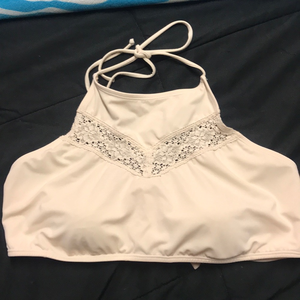 Kendall & Kylie cream crop top EUC